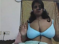 indian amateur big boob poonam bhabhi on live cam show masturbating